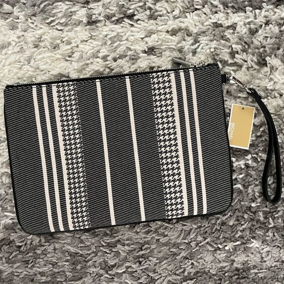 NWT Michael Kors Large Zip Pouch Wristlet - Picture 3 of 6